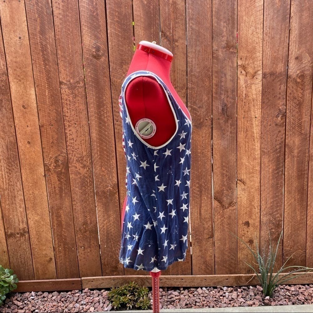 Others Follow Top - Picture 4 of 9